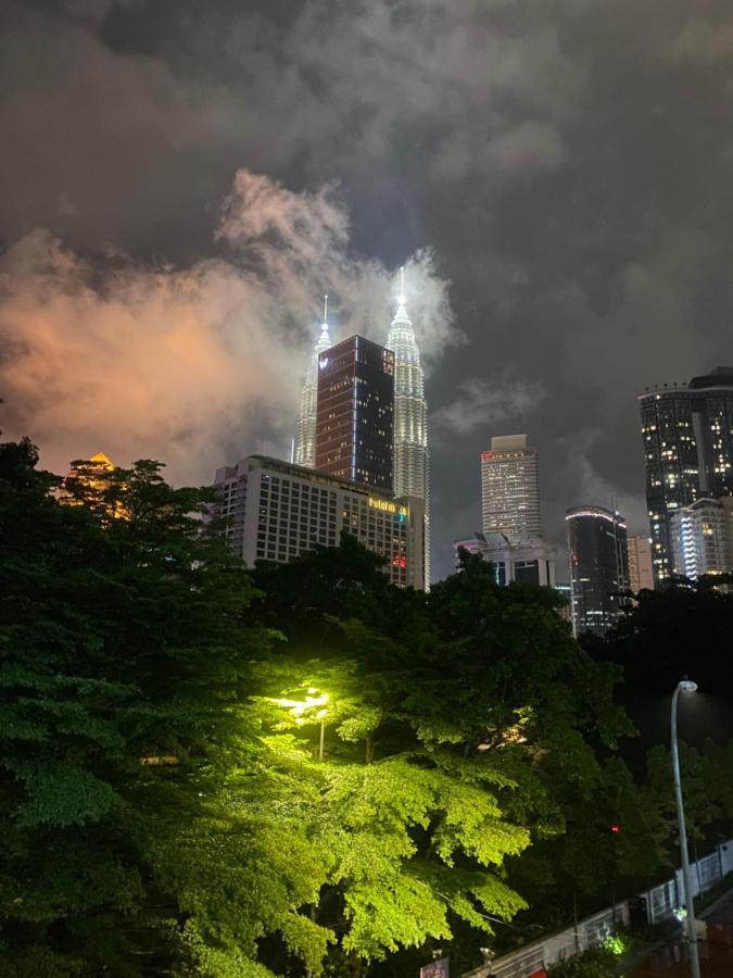 Mercu Summer Suites Klcc By Minutepointhome 쿠알라룸푸르 외부 사진