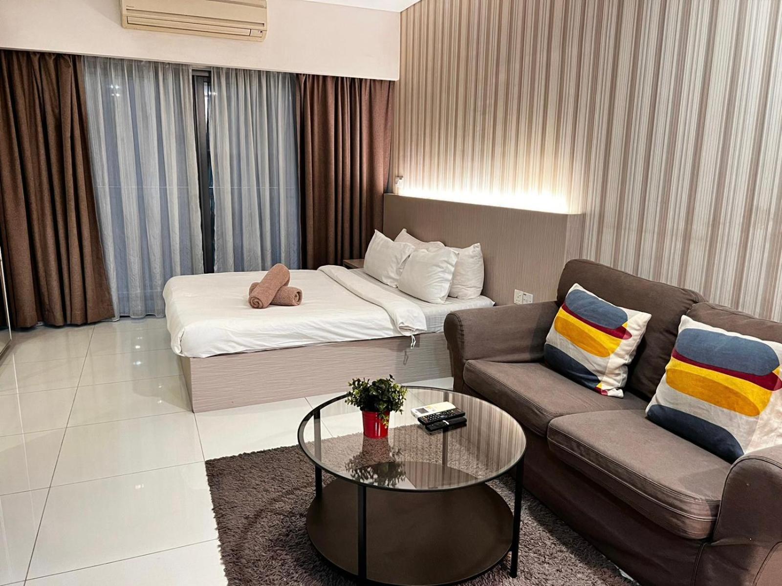 Mercu Summer Suites Klcc By Minutepointhome 쿠알라룸푸르 외부 사진