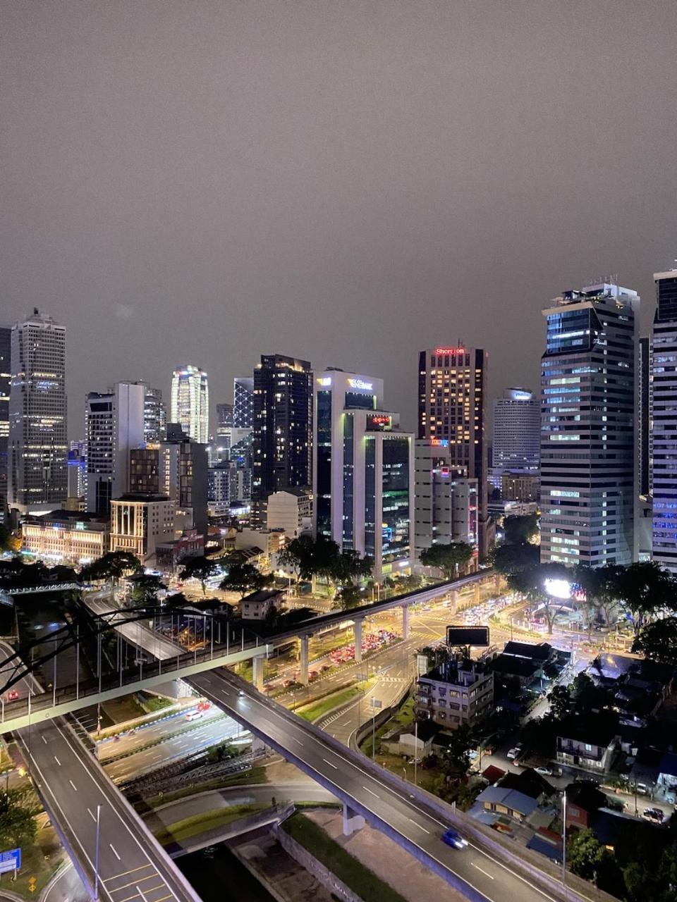 Mercu Summer Suites Klcc By Minutepointhome 쿠알라룸푸르 외부 사진