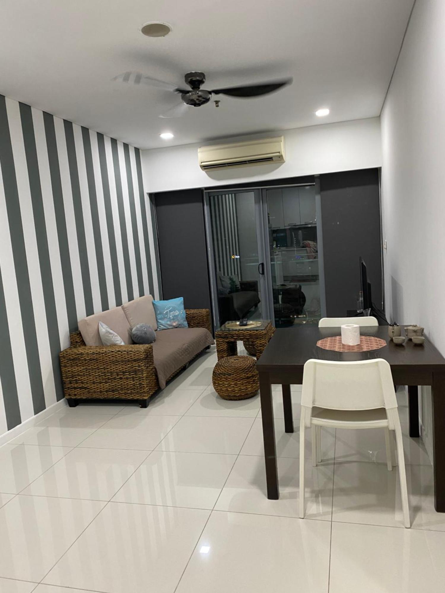 Mercu Summer Suites Klcc By Minutepointhome 쿠알라룸푸르 외부 사진